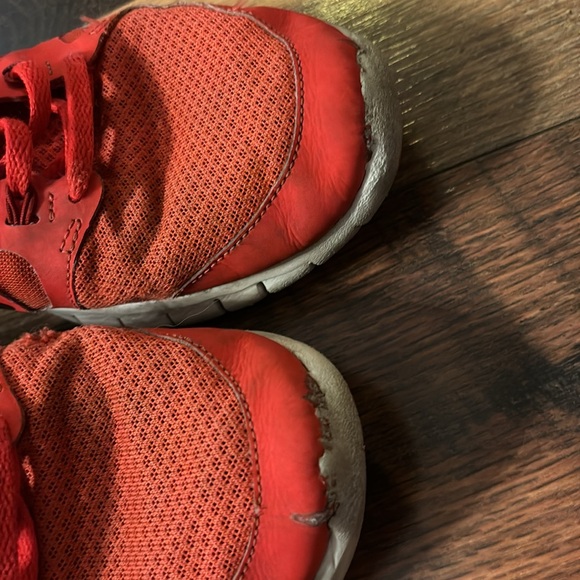 Nike Free 5.0 running shoes size 5Y - Picture 2 of 7